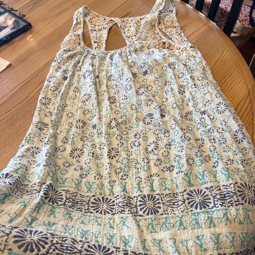 Lightweight summer tank top